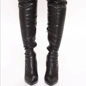 Black Leather Boots Size 7.5